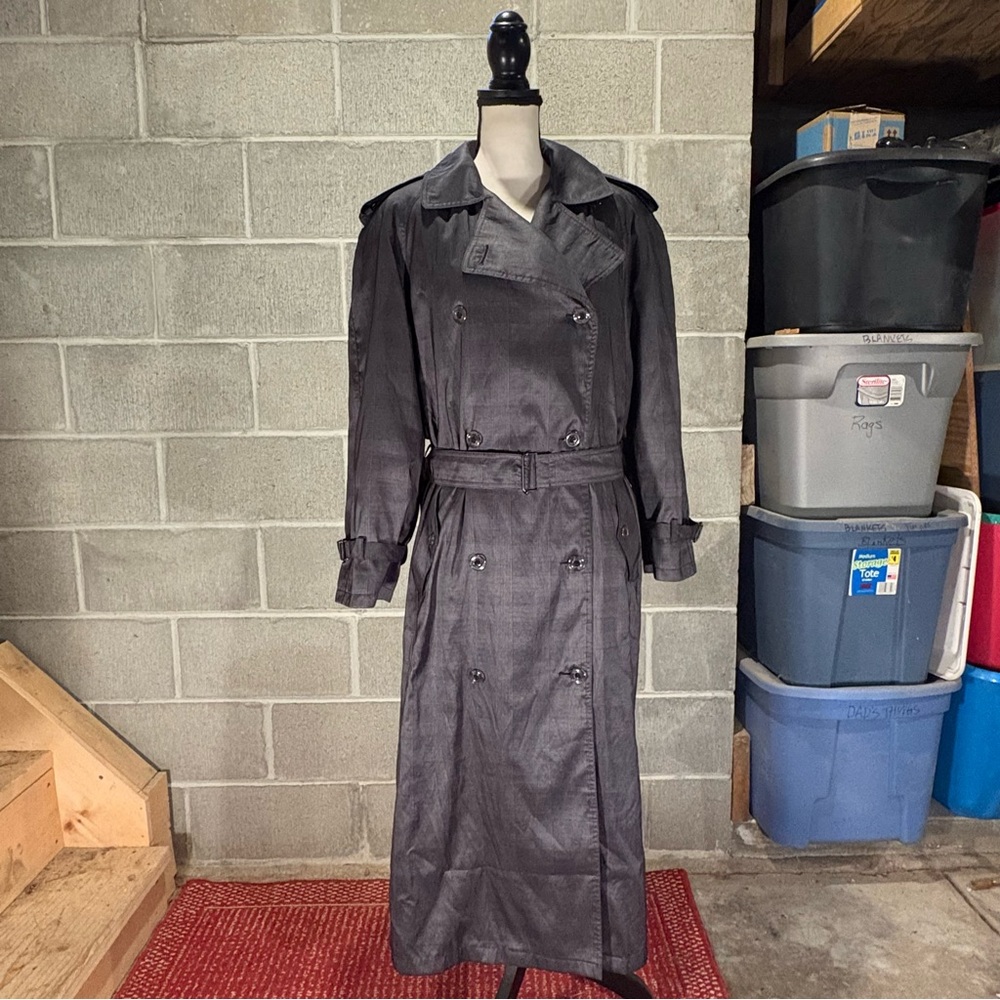 Jones New York vintage trench coat.
